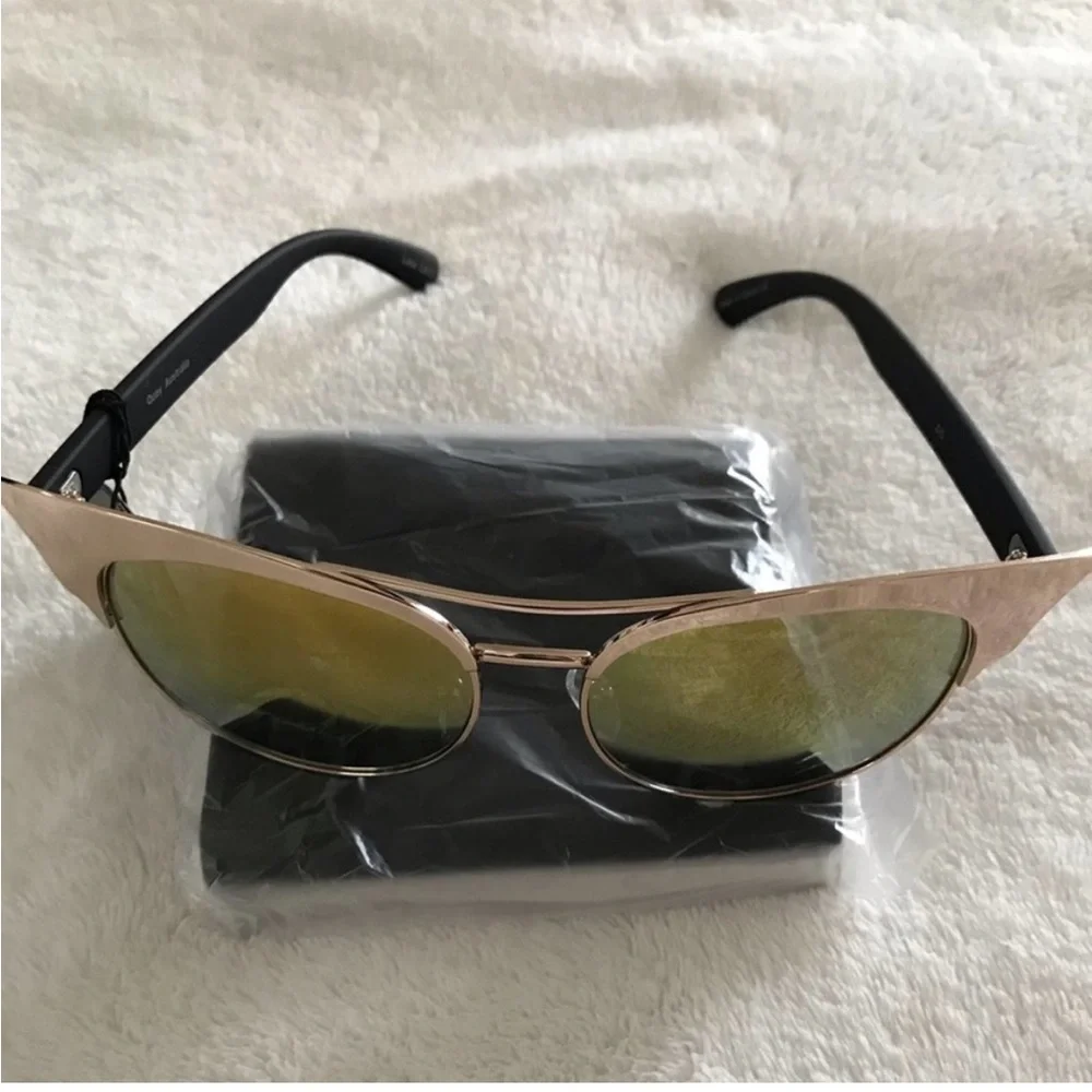 Quay Zig Gold Mirror Sunglasses